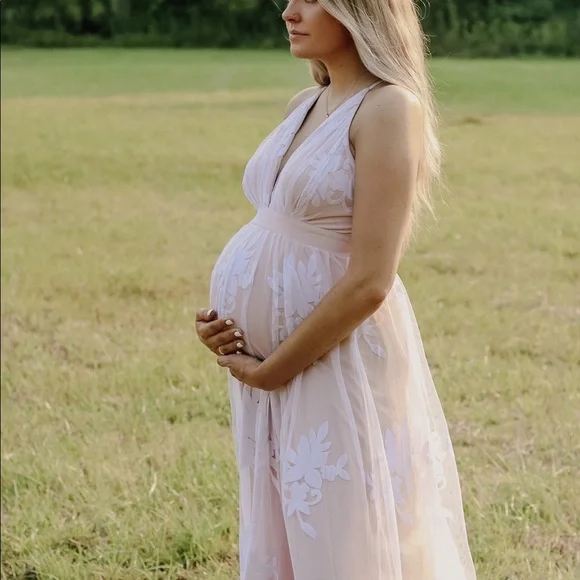 beautiful maternity shoot dress - Picture 3 of 6